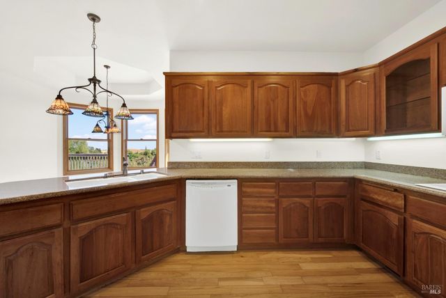 2136 Vineyard Hills Ct, Vacaville, CA 95688