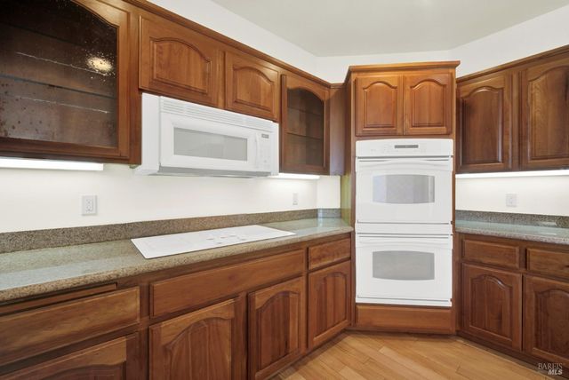 2136 Vineyard Hills Ct, Vacaville, CA 95688