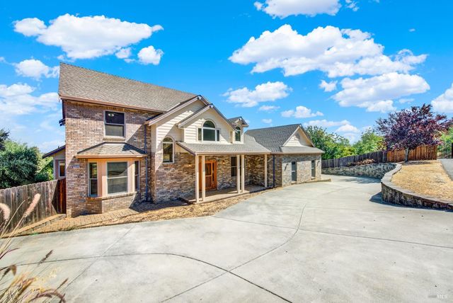 2136 Vineyard Hills Ct, Vacaville, CA 95688