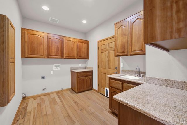 2136 Vineyard Hills Ct, Vacaville, CA 95688