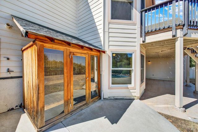 2136 Vineyard Hills Ct, Vacaville, CA 95688