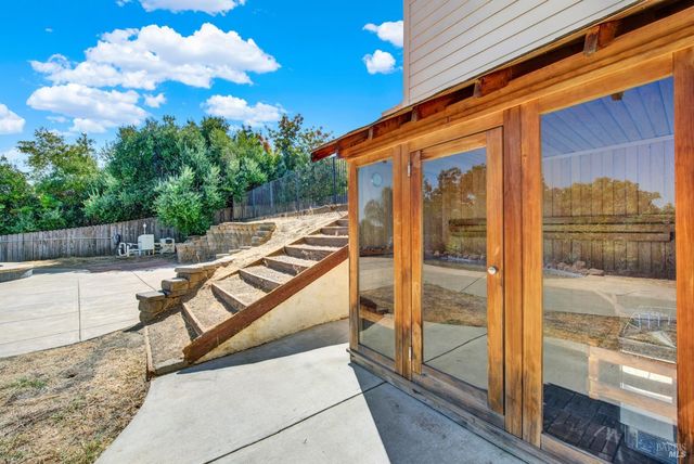 2136 Vineyard Hills Ct, Vacaville, CA 95688