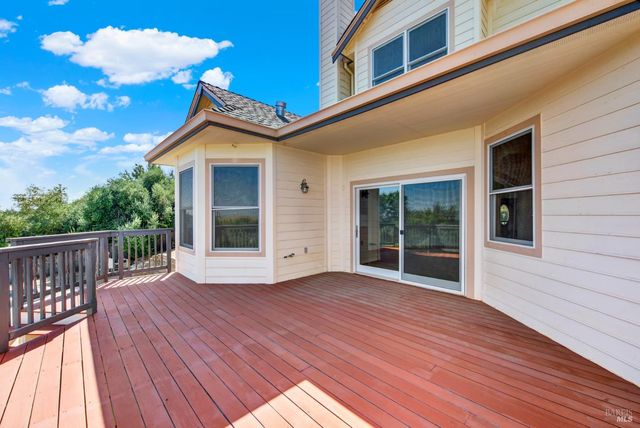 2136 Vineyard Hills Ct, Vacaville, CA 95688