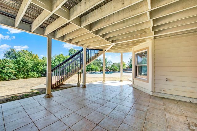 2136 Vineyard Hills Ct, Vacaville, CA 95688