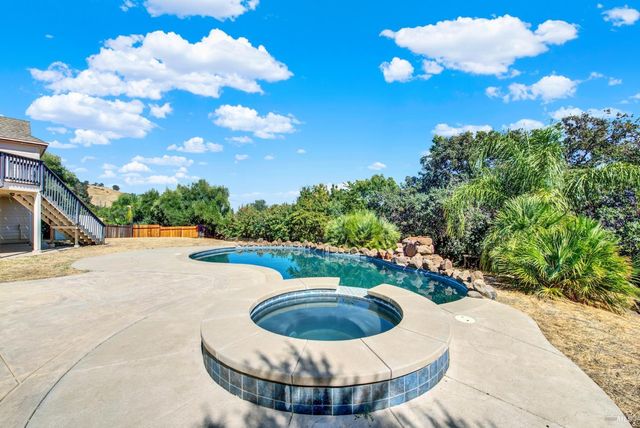 2136 Vineyard Hills Ct, Vacaville, CA 95688