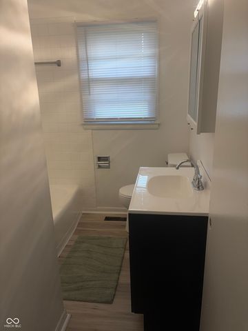 711 Howard Road, Greenwood, IN 46142