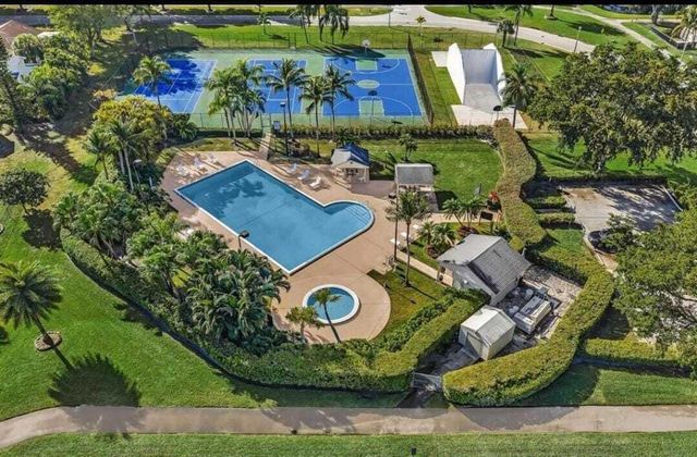 8097 Cedar Hollow Lane, Boca Raton, FL 33433