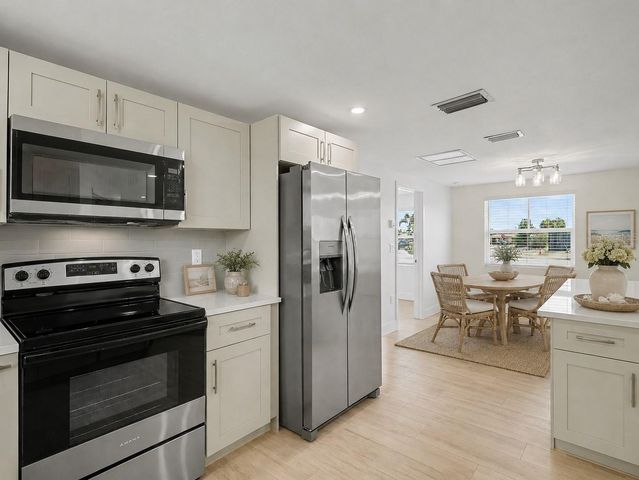 802 WHITE HERON BOULEVARD, Ruskin, FL 33570