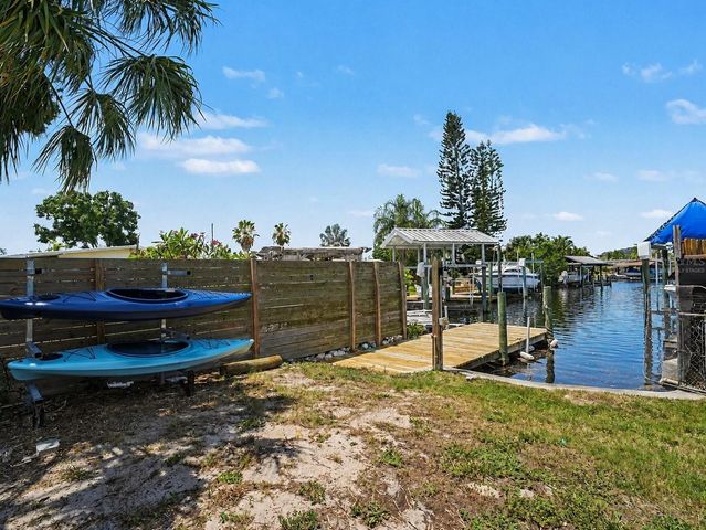 802 WHITE HERON BOULEVARD, Ruskin, FL 33570