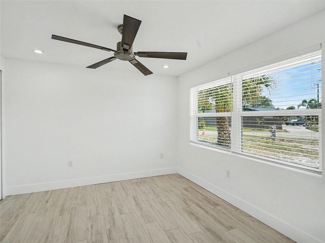 802 WHITE HERON BOULEVARD, Ruskin, FL 33570