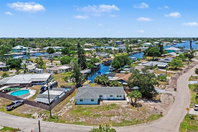 802 WHITE HERON BOULEVARD, Ruskin, FL 33570