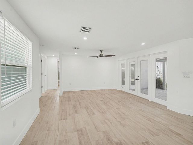 802 WHITE HERON BOULEVARD, Ruskin, FL 33570