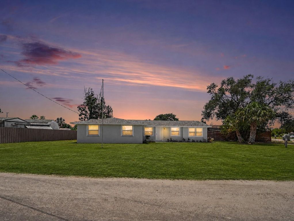 802 WHITE HERON BOULEVARD, Ruskin, FL 33570