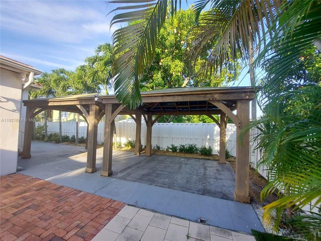 8105 SW 17th Ter, Miami, FL 33155