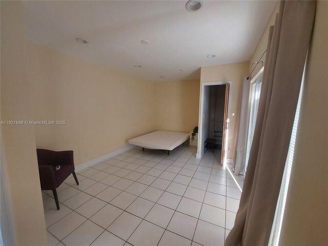 8105 SW 17th Ter, Miami, FL 33155