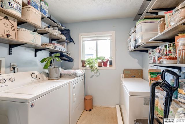 217 W Charles Street, Valley, NE 68064