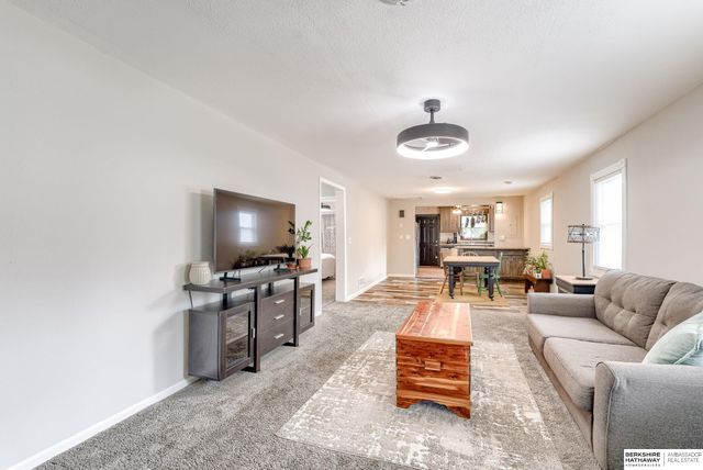 217 W Charles Street, Valley, NE 68064