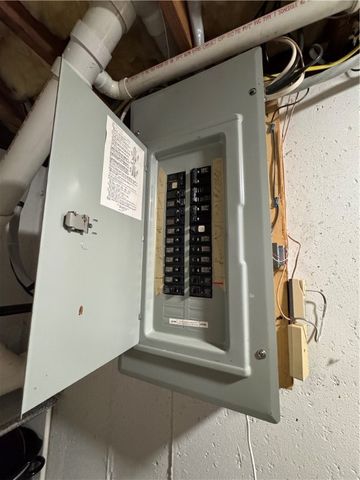 18 Palmer Circle, Hopkinton, RI 02832