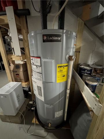 18 Palmer Circle, Hopkinton, RI 02832