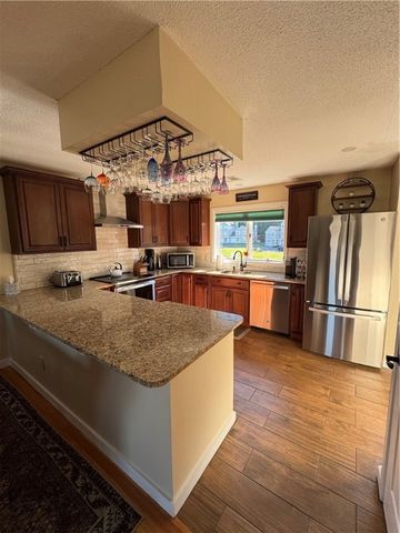 18 Palmer Circle, Hopkinton, RI 02832