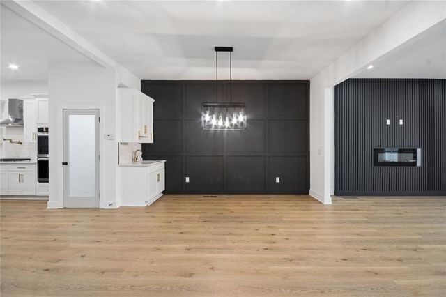 2438 2nd Street NW, Atlanta, GA 30318