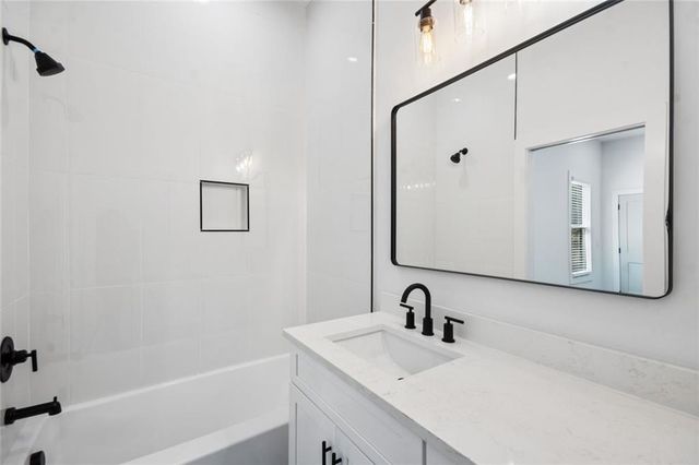 2438 2nd Street NW, Atlanta, GA 30318