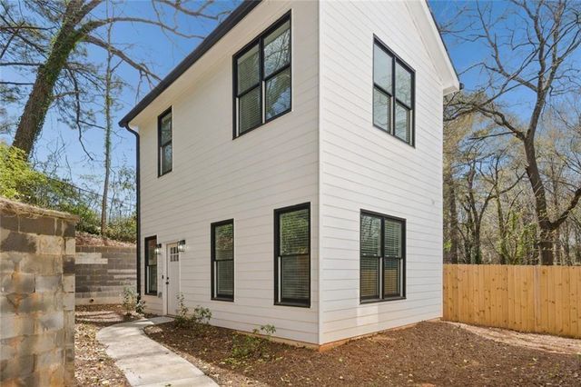 2438 2nd Street NW, Atlanta, GA 30318