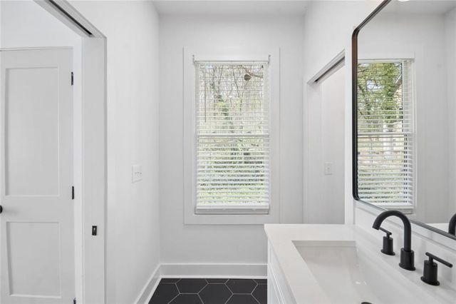 2438 2nd Street NW, Atlanta, GA 30318