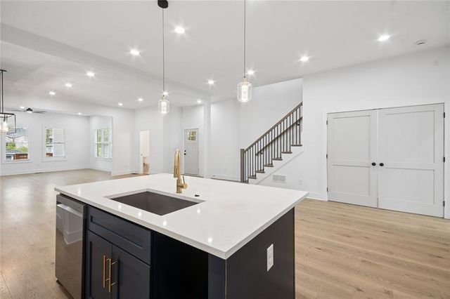 2438 2nd Street NW, Atlanta, GA 30318