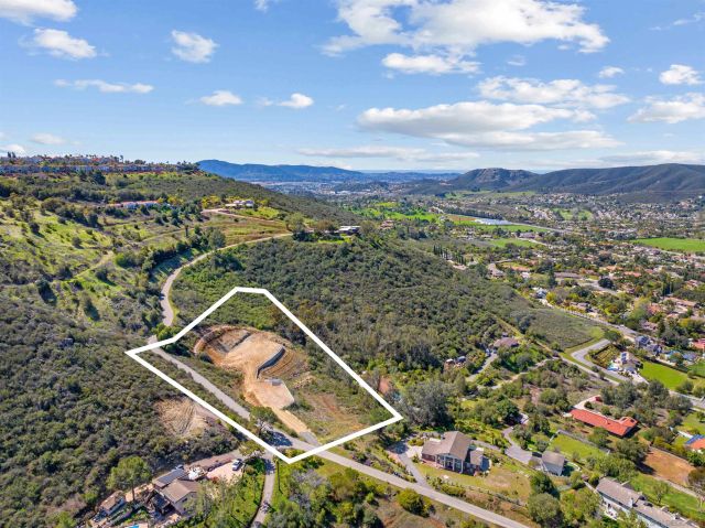 827 Eucalyptus Woods Rd. R006, San Marcos, CA 92069