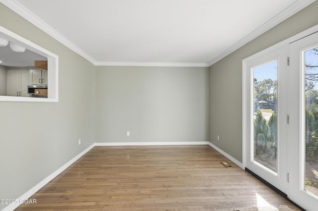 5809 Riverside Drive, Joplin, MO 64804