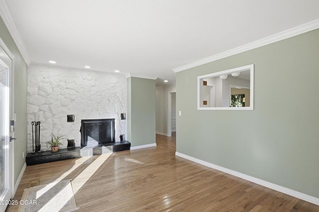 5809 Riverside Drive, Joplin, MO 64804