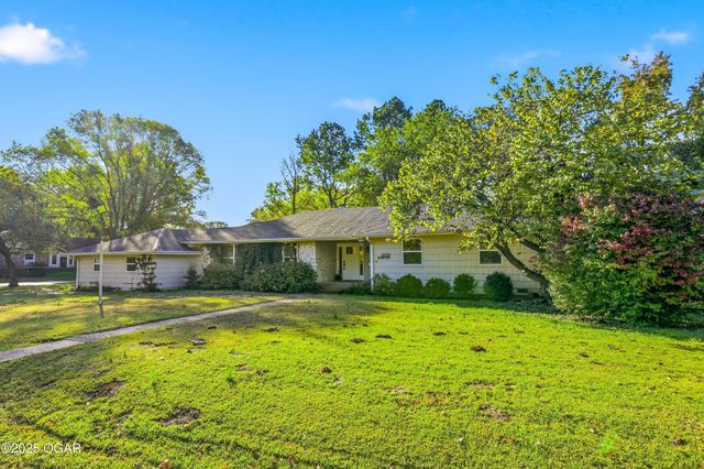 5809 Riverside Drive, Joplin, MO 64804