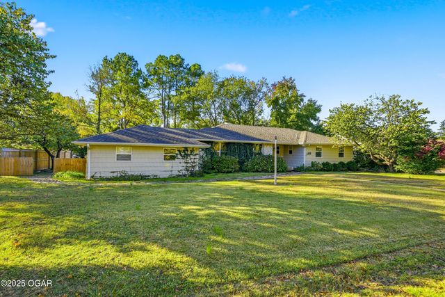 5809 Riverside Drive, Joplin, MO 64804