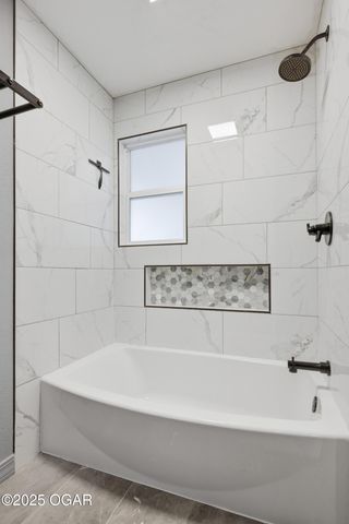 5809 Riverside Drive, Joplin, MO 64804