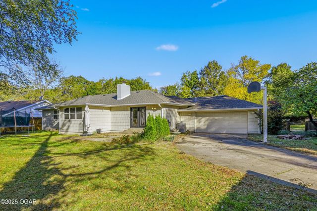 5809 Riverside Drive, Joplin, MO 64804