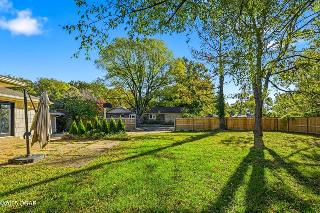 5809 Riverside Drive, Joplin, MO 64804