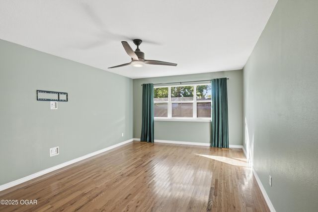 5809 Riverside Drive, Joplin, MO 64804