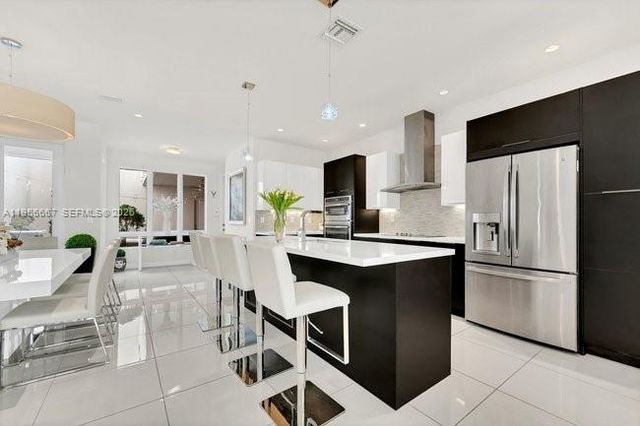 10424 NW 66th St, Doral, FL 33178