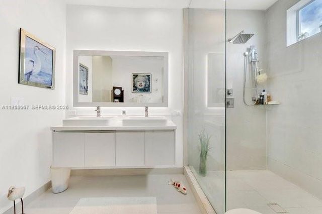 10424 NW 66th St, Doral, FL 33178