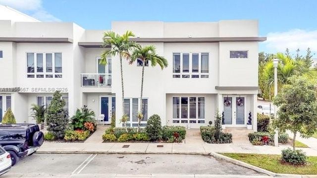 10424 NW 66th St, Doral, FL 33178