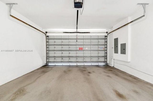 10424 NW 66th St, Doral, FL 33178