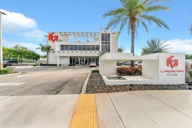 10424 NW 66th St, Doral, FL 33178