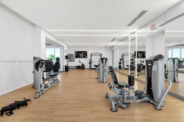 10424 NW 66th St, Doral, FL 33178