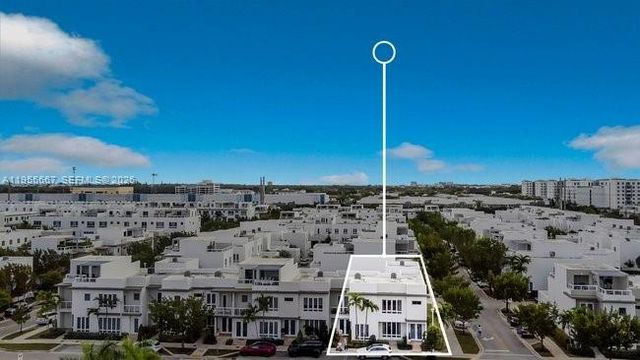 10424 NW 66th St, Doral, FL 33178