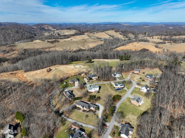945 Moccasin Hills Drive, Gate City, VA 24251