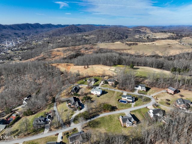 945 Moccasin Hills Drive, Gate City, VA 24251