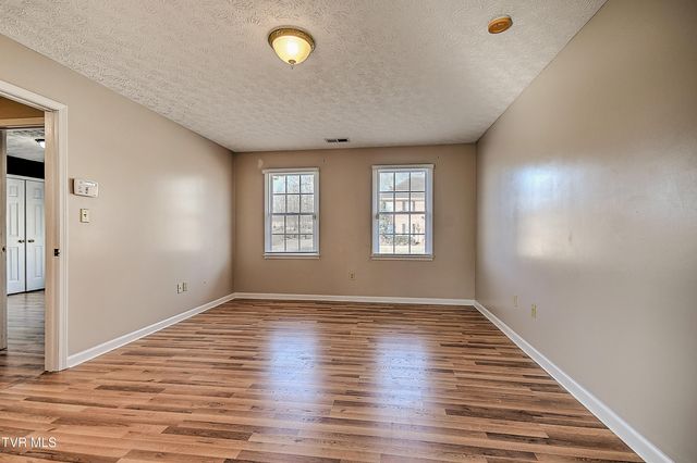 945 Moccasin Hills Drive, Gate City, VA 24251