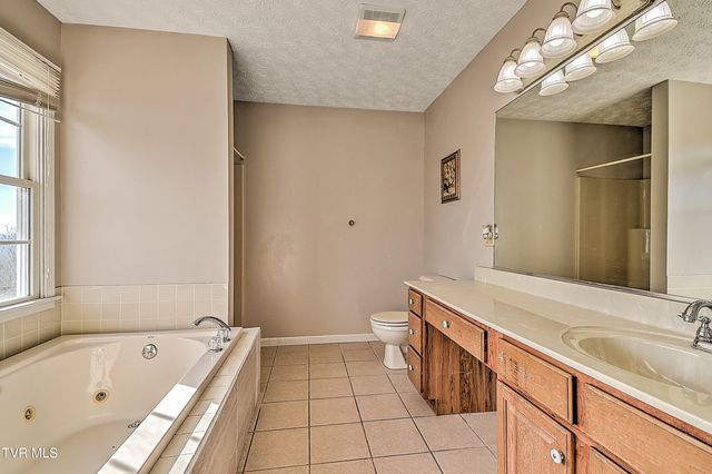 945 Moccasin Hills Drive, Gate City, VA 24251