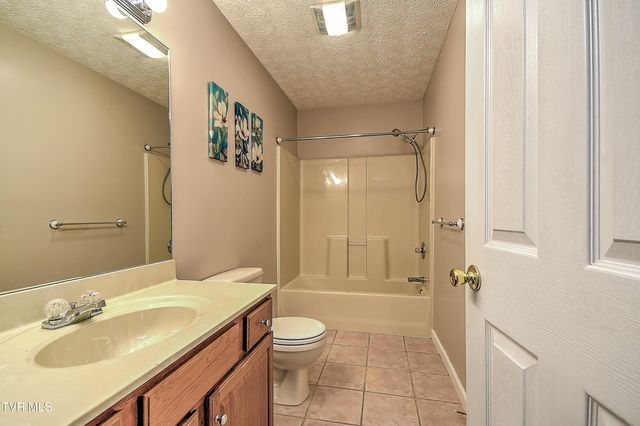 945 Moccasin Hills Drive, Gate City, VA 24251